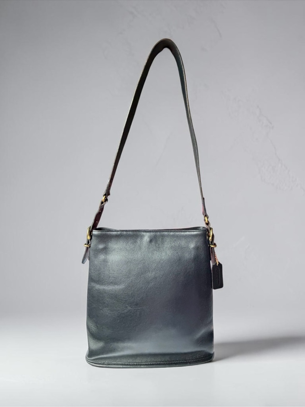 Coach Vintage Slim Bucket Bag Black Leather 9806 Minimal Shoulder Bag Neutral